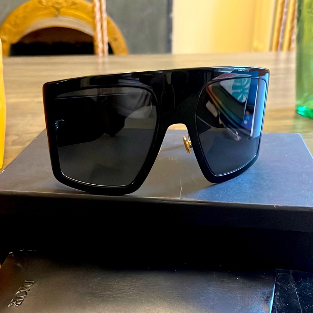 DIOR SO LIGHT SUNGLASSES sold out everywhere!!!
